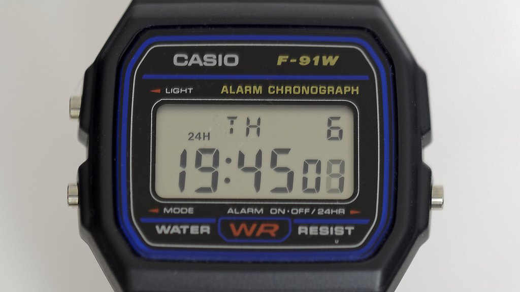 数字电子手表表盘特写（CASIO F-91W）